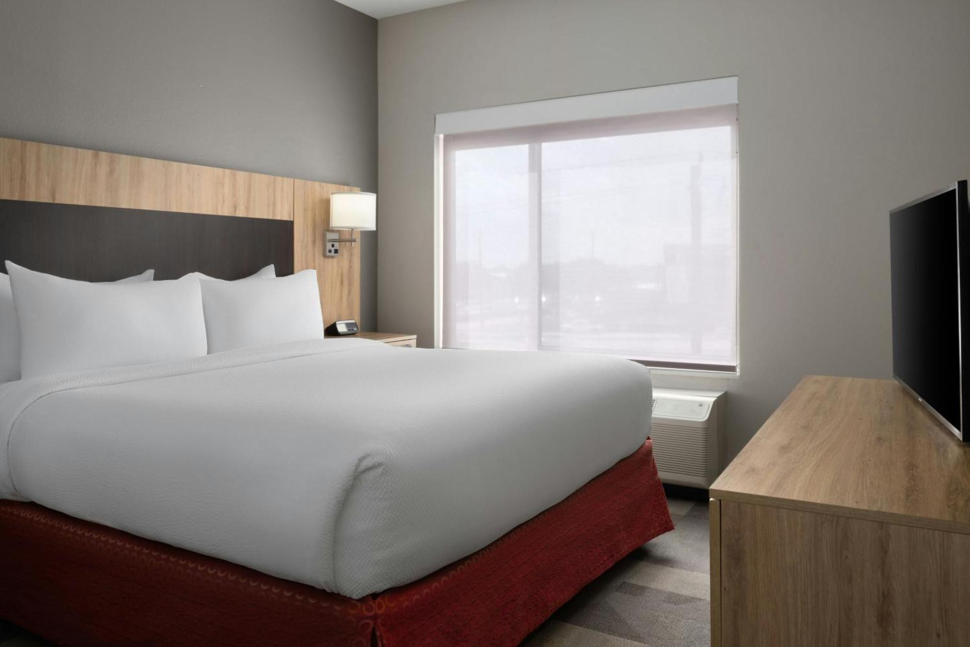 Towneplace Suites By Marriott Houston Hobby Airport Exterior photo