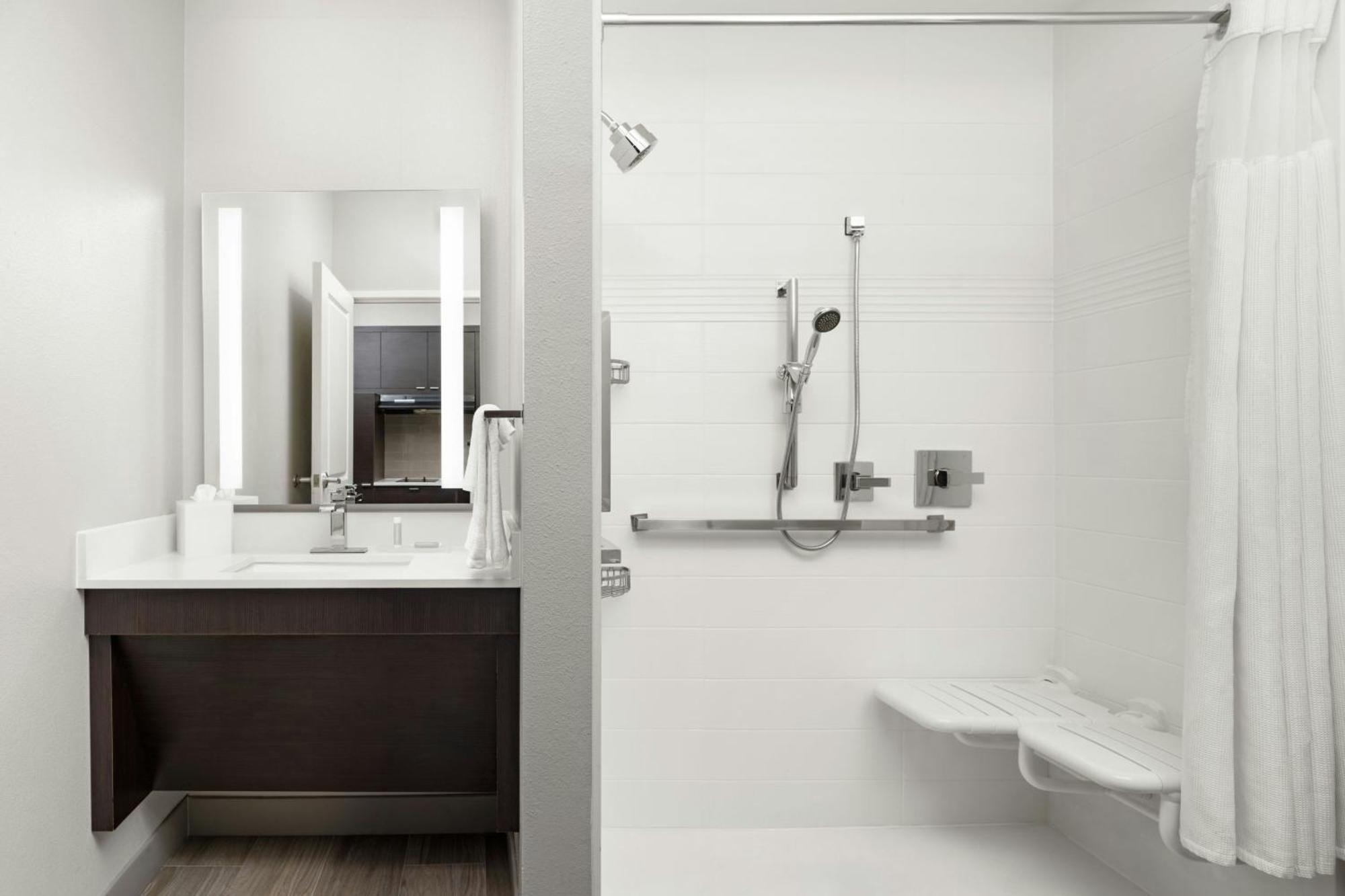 Towneplace Suites By Marriott Houston Hobby Airport Exterior photo