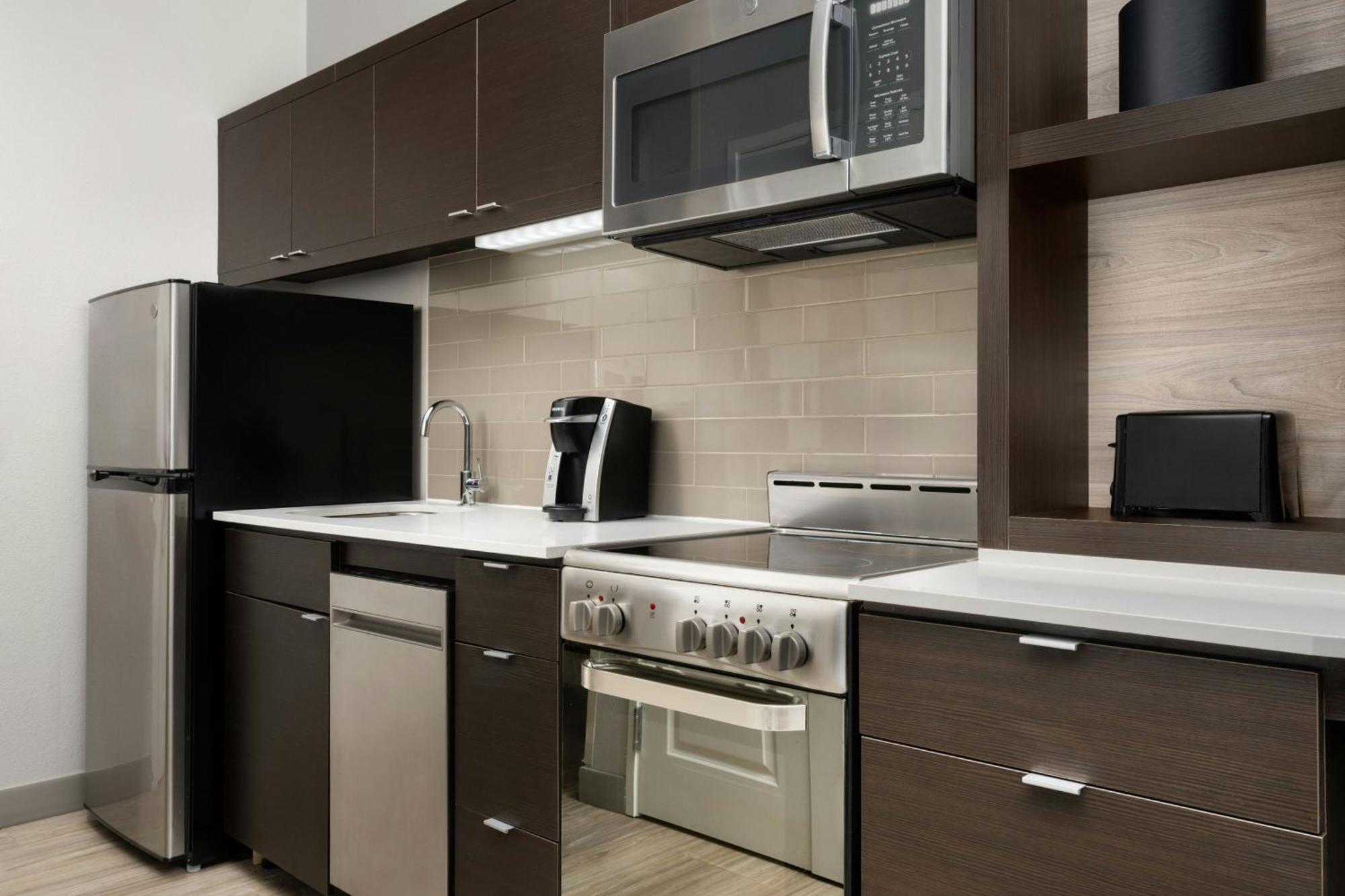 Towneplace Suites By Marriott Houston Hobby Airport Exterior photo